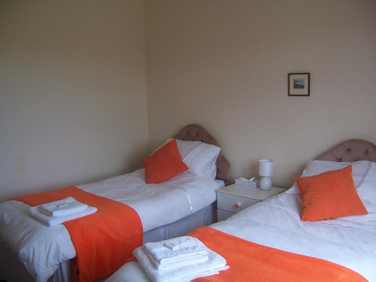 Riverside Cottage Lochboisdale Esterno foto